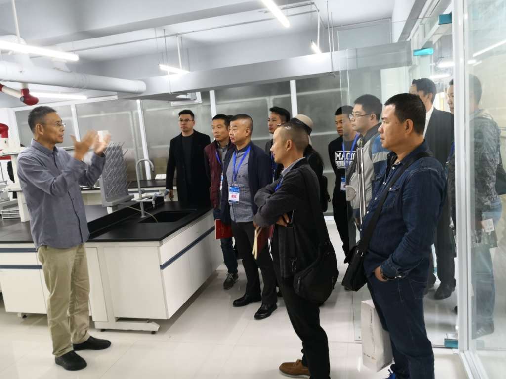C:\Users\lanlan.du\Desktop\11月研讨会\2018中国洗车行业联盟会员年会暨洗车行业发展与智能环保趋势研讨会顺利召开20181105\对外新闻-2018中国洗车行业联盟会员年会暨洗车行业发展与智能环保趋势研讨会顺利召开\工厂参观.jpg